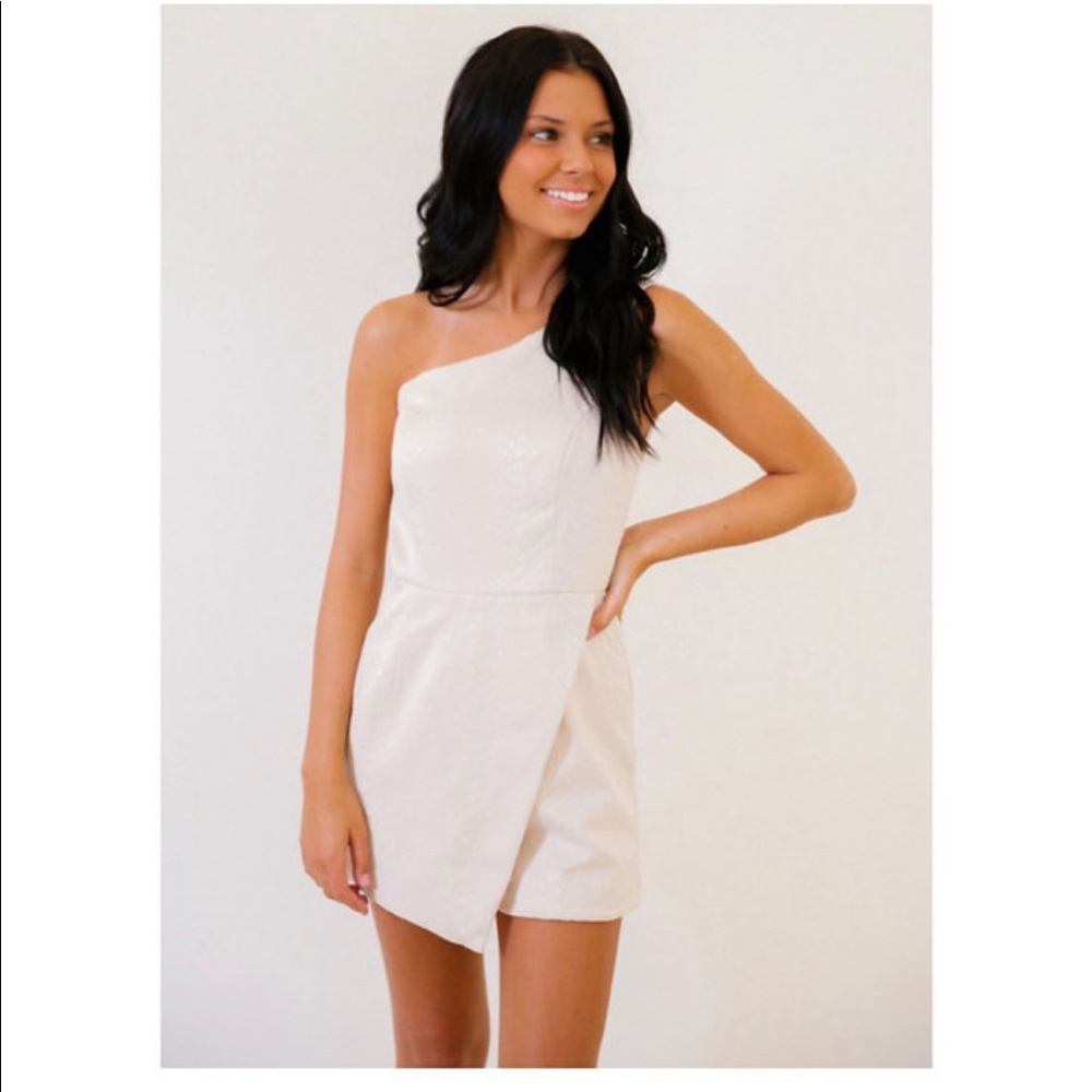 DO+BE White Snake Skin Printed One Shoulder Romper